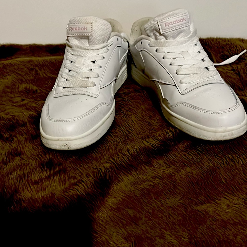 Reebok women’s tennis shoes